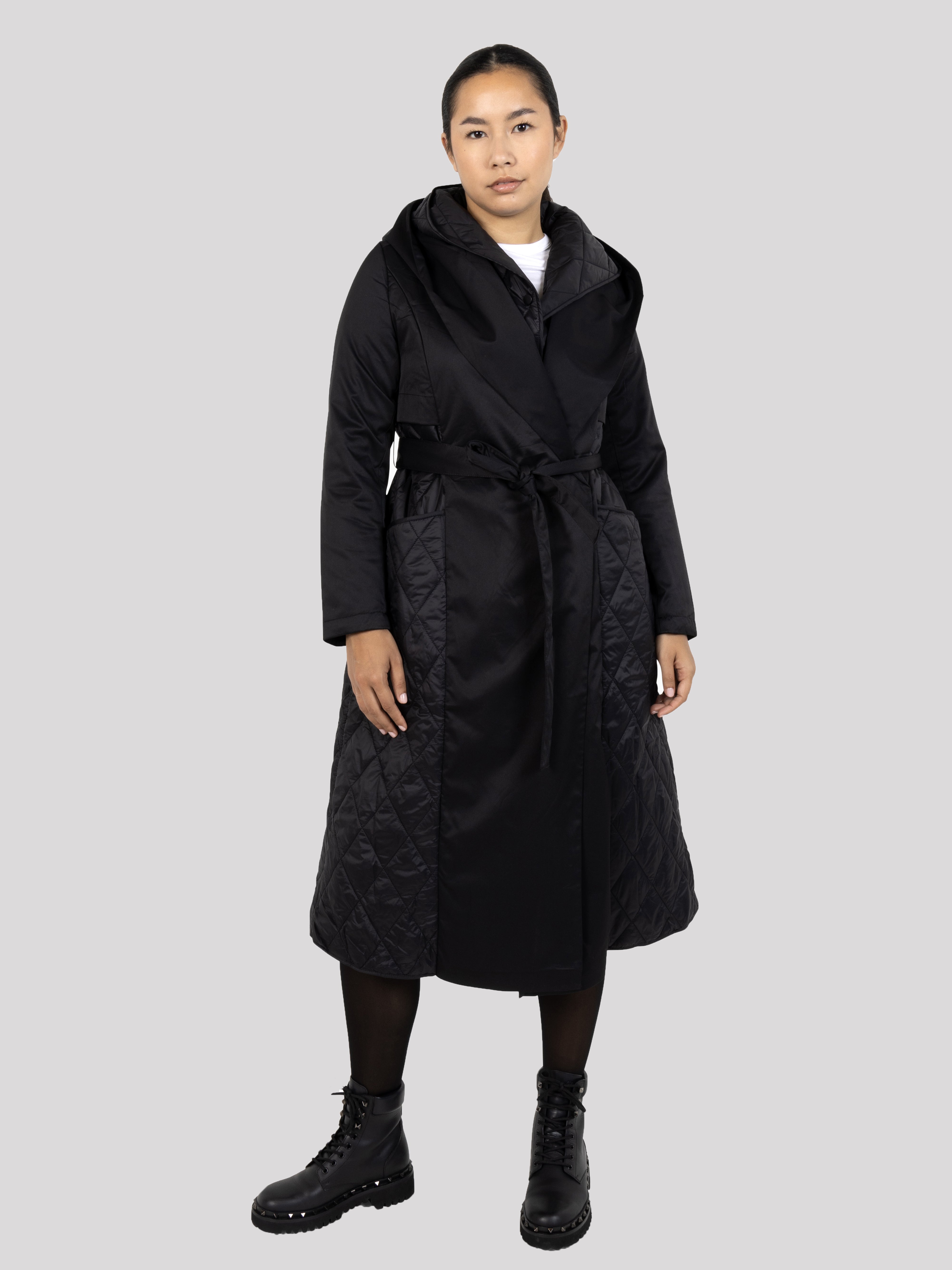 Stylish Black Quilted Women's Jacket With Belt