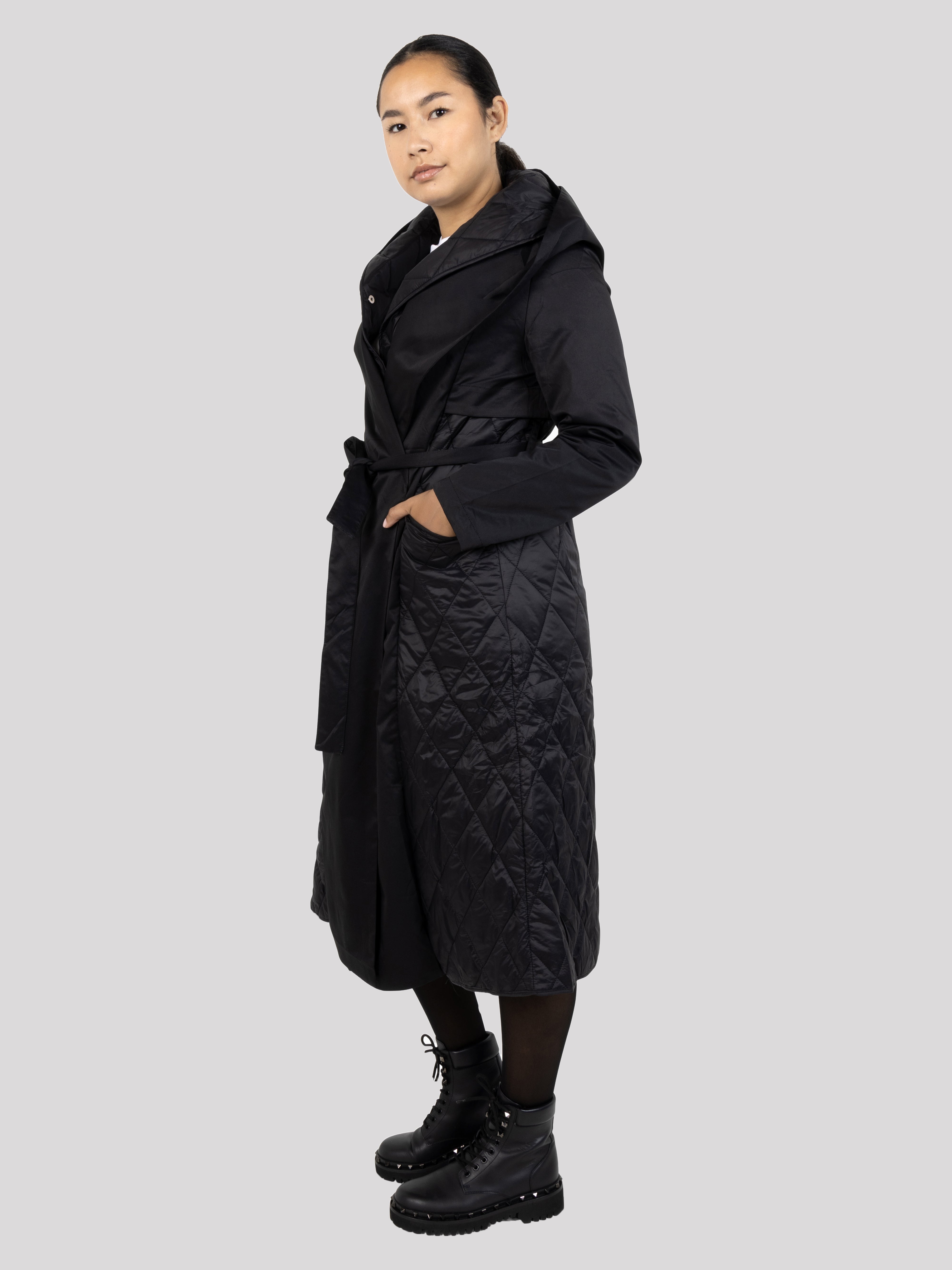 Stylish Black Quilted Women's Jacket With Belt